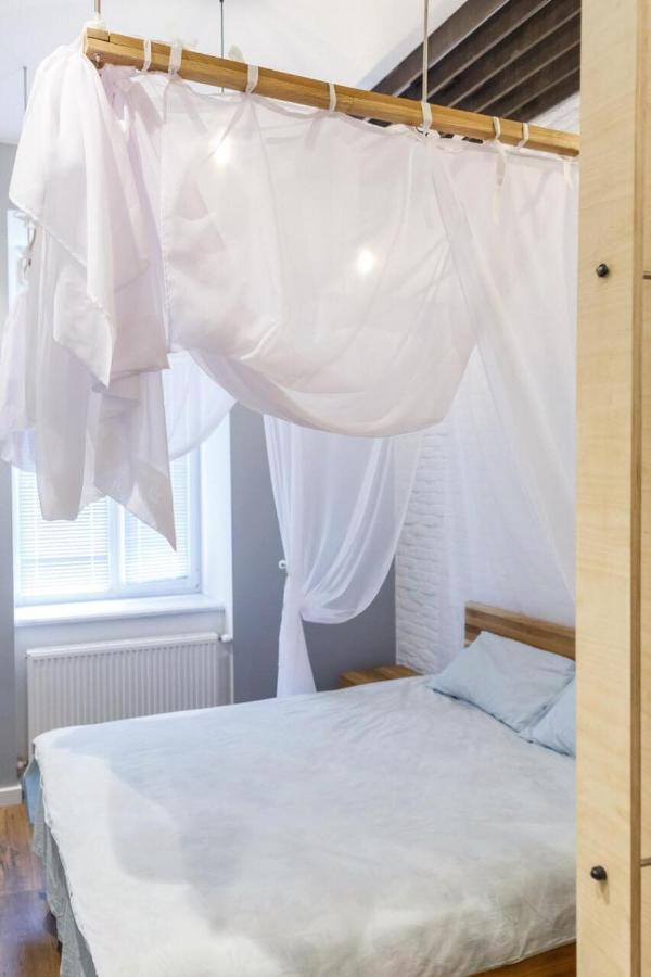 Romantic Apartments - Near Opera House 11/7 Лвив Екстериор снимка