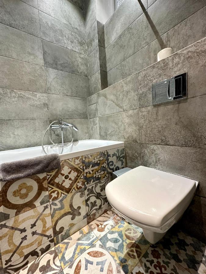 Romantic Apartments - Near Opera House 11/7 Лвив Екстериор снимка