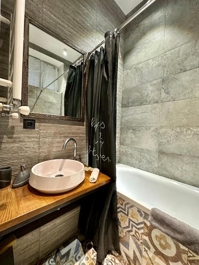 Romantic Apartments - Near Opera House 11/7 Лвив Екстериор снимка